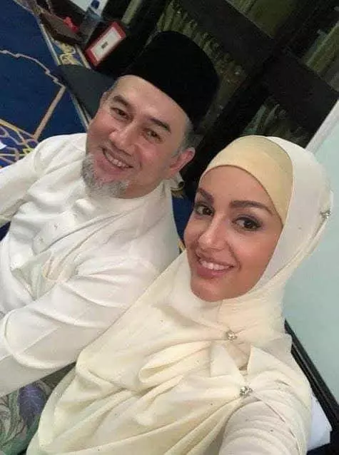 恭喜 Daulat Tuanku 我國最高元首找到了真愛
