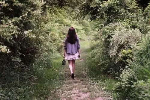 公婆說生女給一萬,生男給套房,孩子出生後公婆低頭了