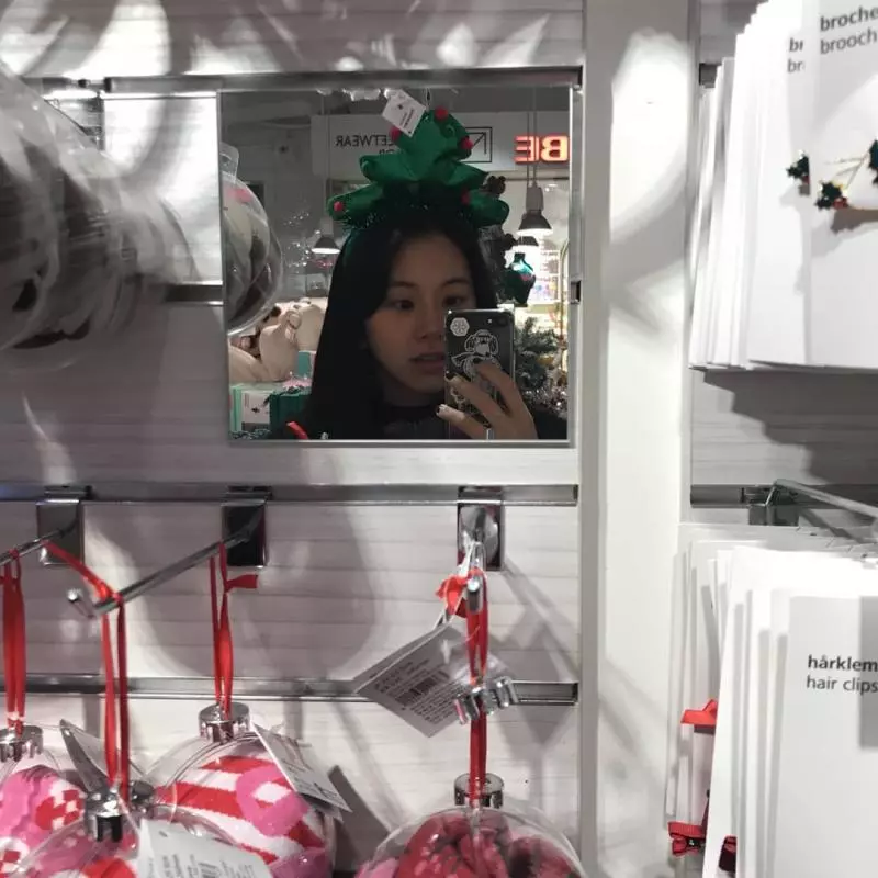 [TWICE][分享]181124 彩瑛感嘆這麼快就有聖誕節氣氛了彩詩人今年會寫出什麼文字呢