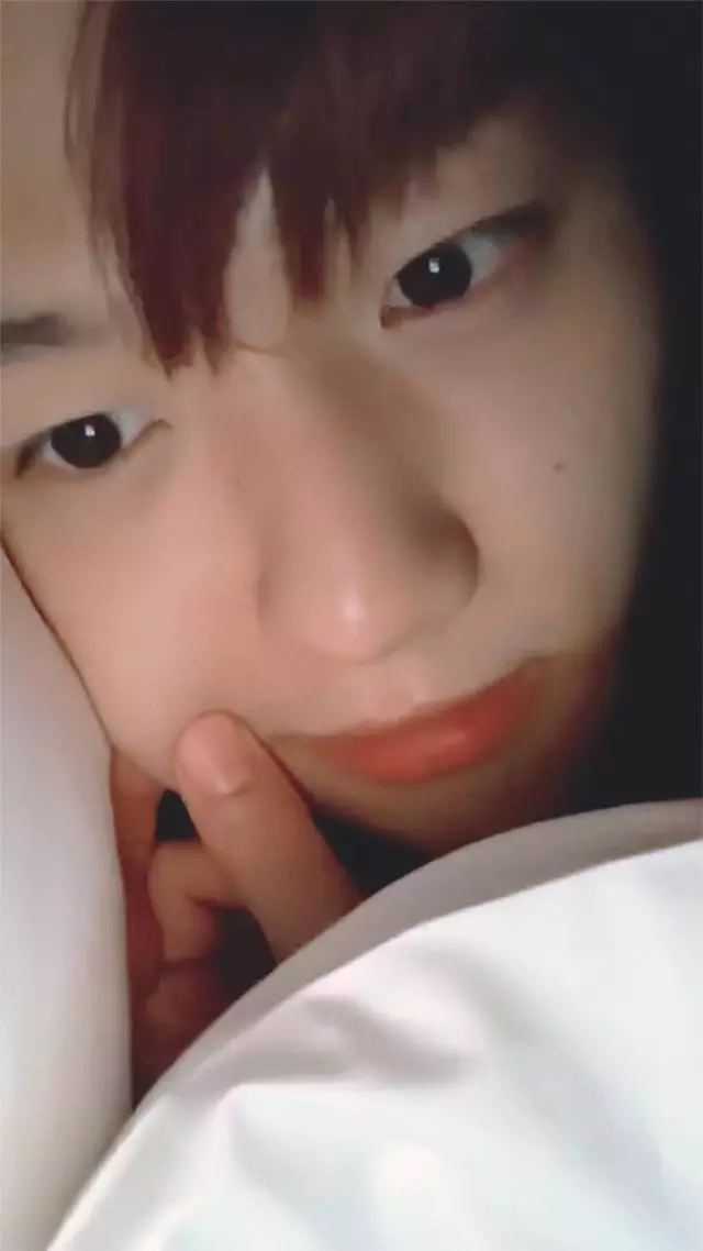 伯賢直播燦烈在線評論,各位世界女孩搞到真的了!