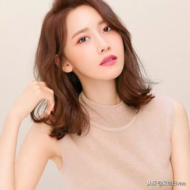 林允兒的日常私服,完美詮釋什麼叫衣美人更美,好氣質真羨慕不來