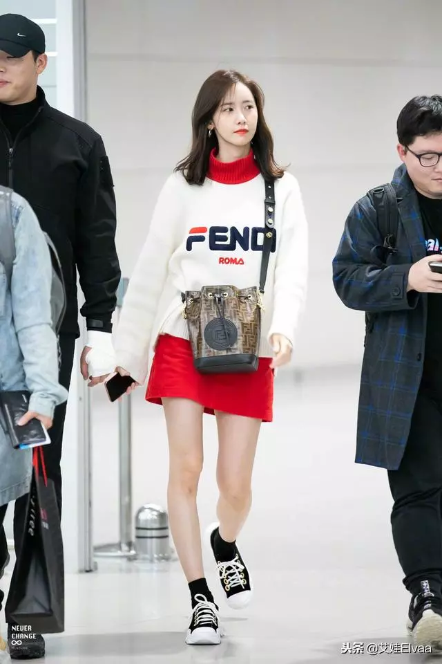 林允兒的日常私服,完美詮釋什麼叫衣美人更美,好氣質真羨慕不來