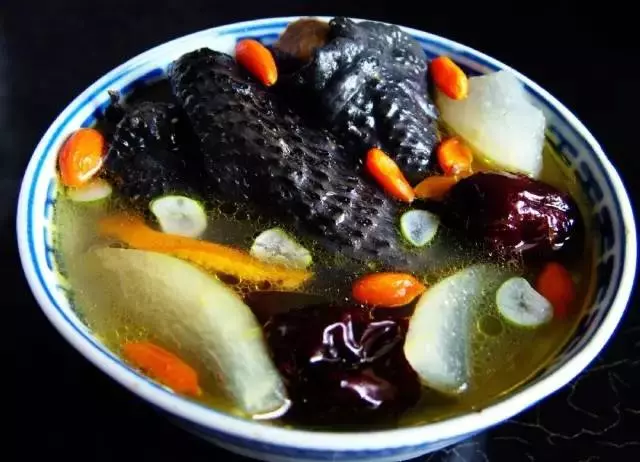 太好喝了!原來要這樣「燉雞湯」才對,只要簡單三招,六星級美味雞湯讓你立刻端上桌