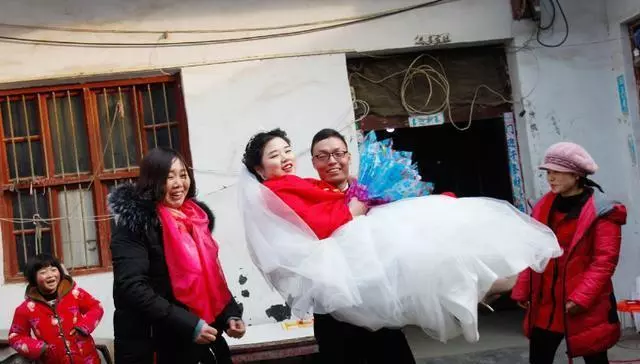 我結婚同學隨禮六百,他結婚我回禮六百,第二天收到他2字信息