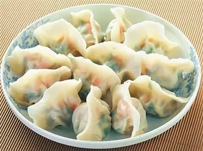 結婚兩個月,看到桌上婆婆做的熱氣騰騰的餃子,我選擇了離婚