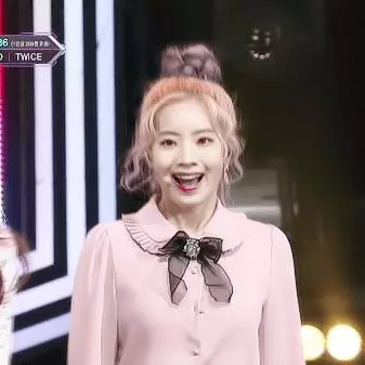[TWICE][分享]181125 人歌預錄現場once後記：子瑜身體已經恢復健康