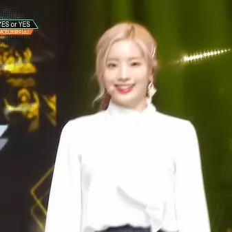 [TWICE][分享]181125 人歌預錄現場once後記：子瑜身體已經恢復健康