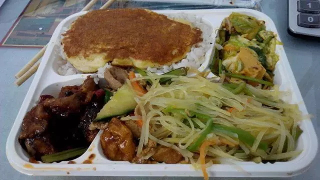 午餐吃錯血糖容易升高,糖尿病人吃飯記住3句話,血糖穩定不飆升