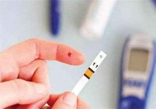 午餐吃錯血糖容易升高,糖尿病人吃飯記住3句話,血糖穩定不飆升