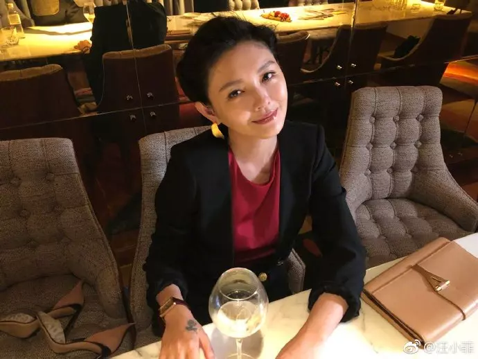 大S撞衫遭酸「身材顏值被同台女星碾壓」!汪小菲怒曬4照片「護妻不怕得罪人」網讚:最Man老公!