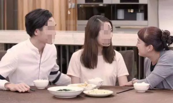 婆家拆遷得三套房,公婆都給小姑子,不到一年小姑子求我收回兩套