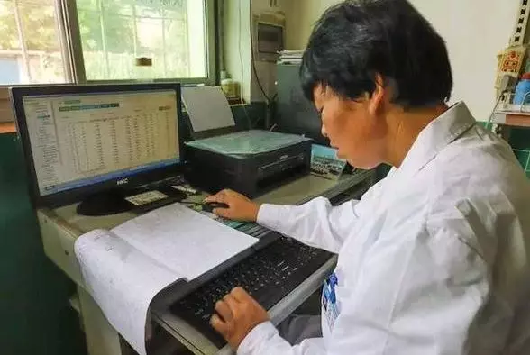 婚後三年,老婆的肚子始終沒動靜,帶她去檢查,醫生:快逃命!