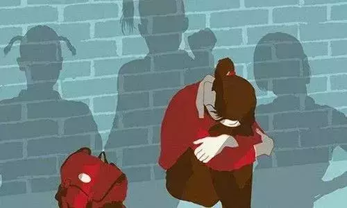 女兒打人母親被叫到學校,一番話卻讓校長、老師頻頻道歉,網友大贊:沒幾個人敢這樣做!