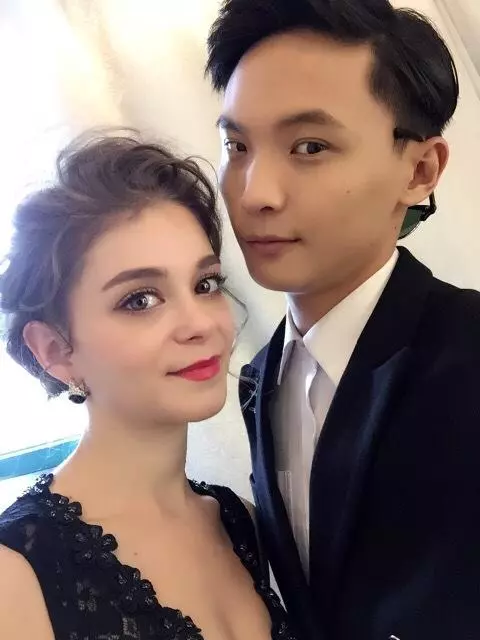 法國正妹「倒追中國窮小子」非他不嫁!1年後她提出「超扯結婚要求」讓所有台灣女生都跪了!