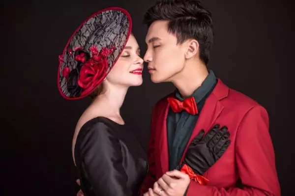 法國正妹「倒追中國窮小子」非他不嫁!1年後她提出「超扯結婚要求」讓所有台灣女生都跪了!