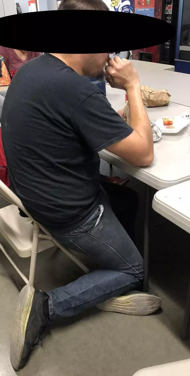 24張超搞笑照片告訴你「當高個子根本一點都不爽」!