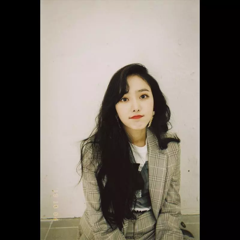 [GFRIEND][分享]181126 不愧油炸親故隊長金韶情溫柔善良團魂滿滿