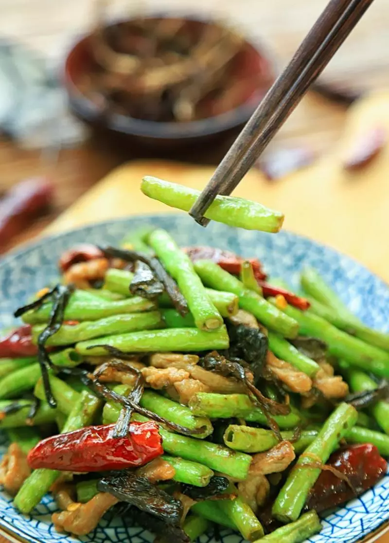 豆角最愛這麼吃,咸香帶辣,比吃肉更過癮!