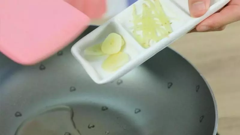 豆角最愛這麼吃,咸香帶辣,比吃肉更過癮!