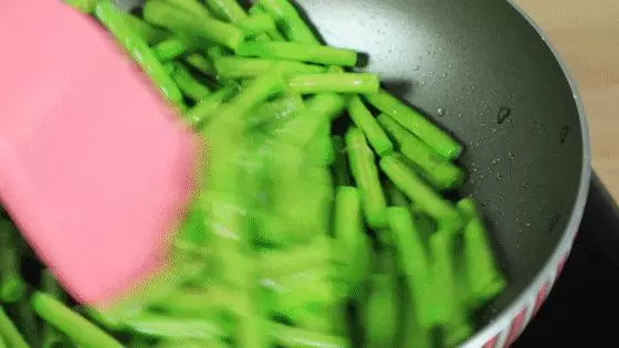 豆角最愛這麼吃,咸香帶辣,比吃肉更過癮!