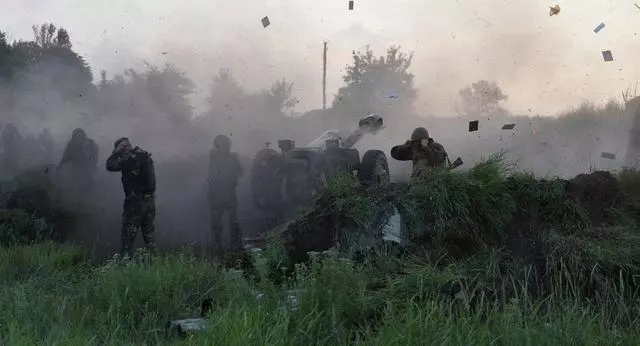 俄烏兩軍已經進入戰備,東烏克蘭炮聲已響!此時美國軍機進入黑海