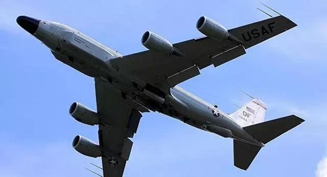 俄烏兩軍已經進入戰備,東烏克蘭炮聲已響!此時美國軍機進入黑海