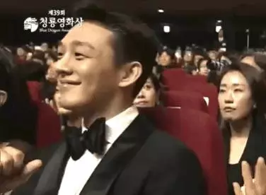 行程突然取消!大勢女idol參加青龍獎後不參加活動!原因竟是……