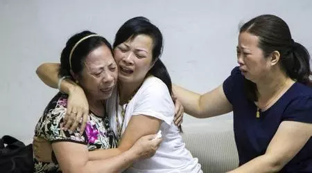 兒媳坐月子,婆婆天天給吃青菜,娘家找來,推開廚房,張大嘴巴