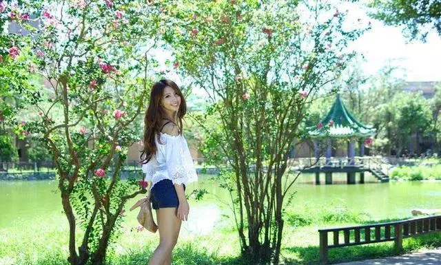 離婚後我跟母親一起住,無意中看到母親跟妹妹的聊天記錄我絕望了