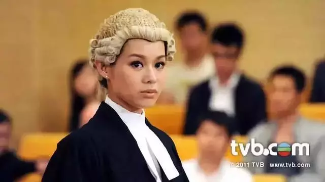 1999年兩位港姐郭羨妮和胡杏兒的故事:兩個女孩,一個靚一個不靚