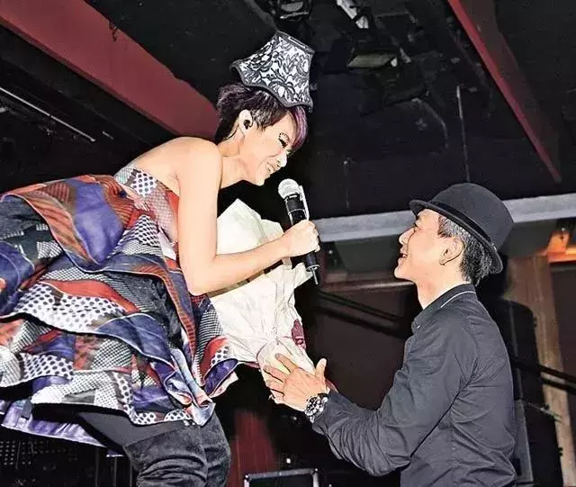 1999年兩位港姐郭羨妮和胡杏兒的故事:兩個女孩,一個靚一個不靚