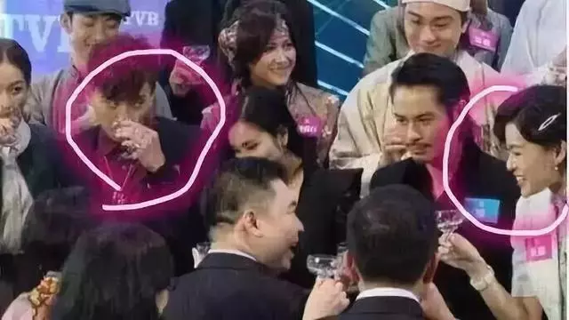 1999年兩位港姐郭羨妮和胡杏兒的故事:兩個女孩,一個靚一個不靚