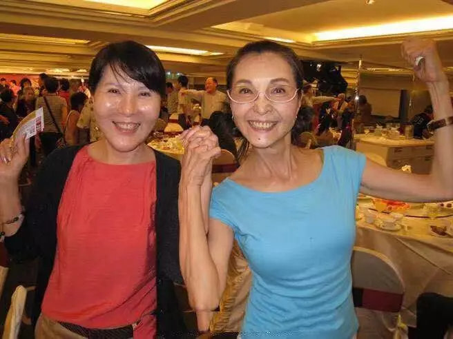 67歲金鐘視後李麗鳳去世,膝下無兒無女,陳妍希發文悼念!
