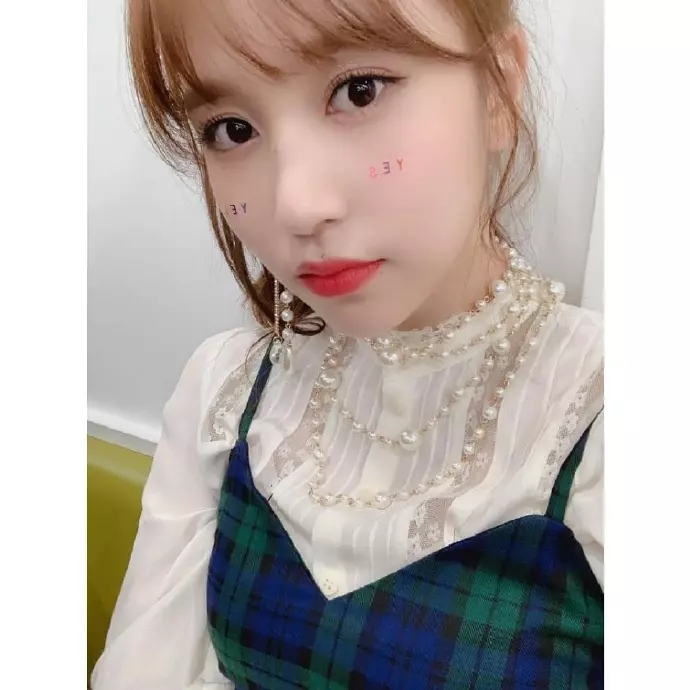 [TWICE][新聞]181127 「正式演藝午夜」TWICE定延採訪中突變的理由？特別約會吸引視線