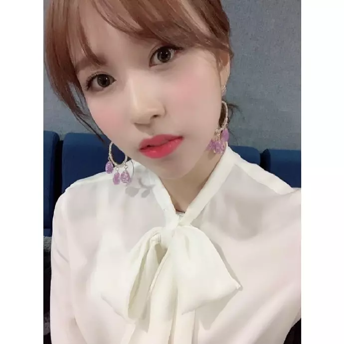 [TWICE][新聞]181127 「正式演藝午夜」TWICE定延採訪中突變的理由？特別約會吸引視線