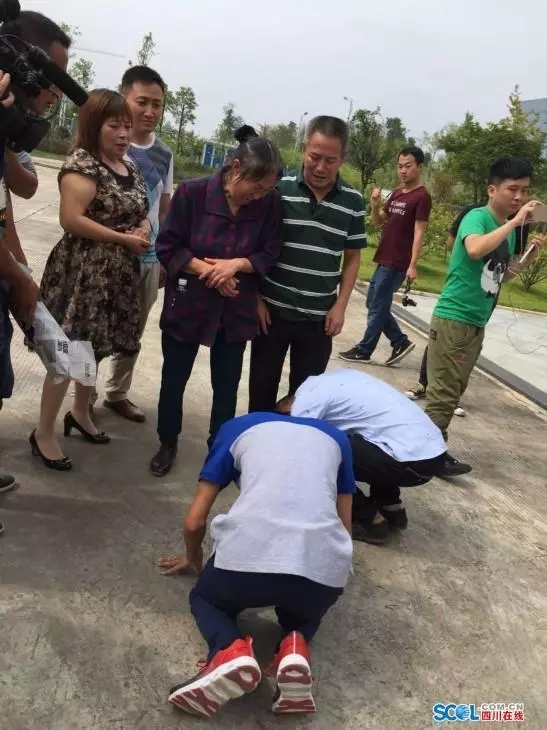 失散28年,終於找到親生父母,他們的做法令我痛徹心扉
