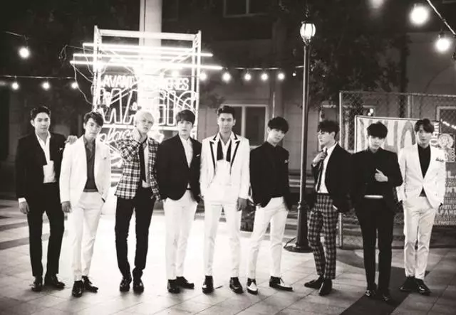SuperJunior隊長利特更新SNS,配文引粉絲淚目:趕緊找個女友吧!