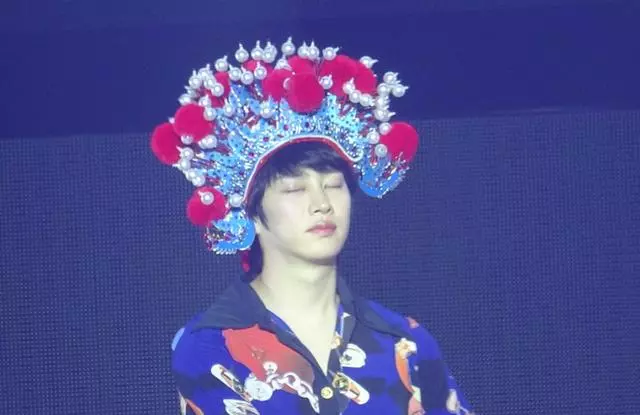 SuperJunior隊長利特更新SNS,配文引粉絲淚目:趕緊找個女友吧!
