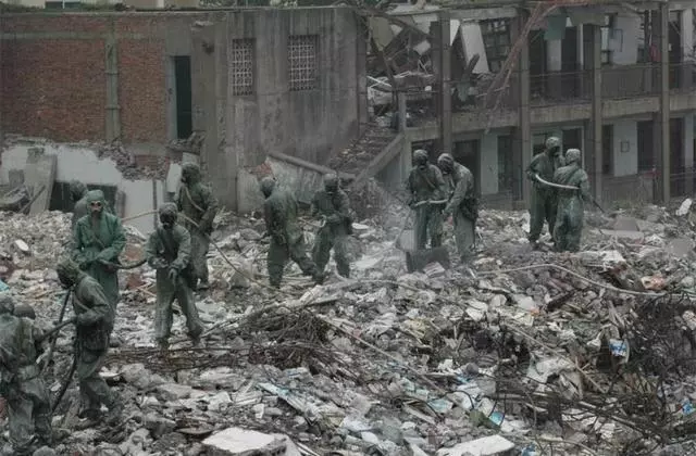 不顧俄警告,恐怖分子向敘境內發射化學武器,俄軍機開始猛烈轟炸