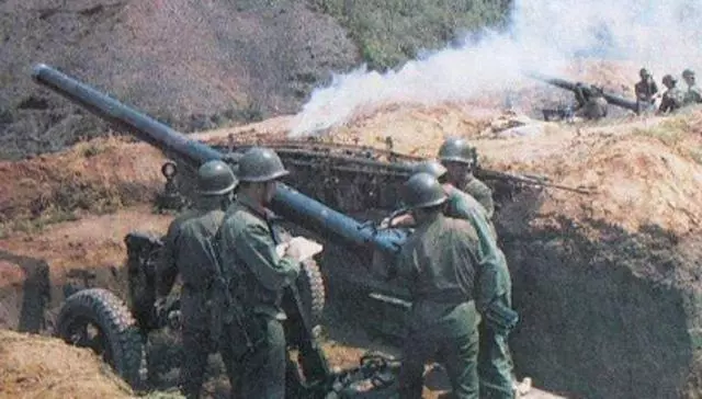退役大炮拉上前線,3分鐘消滅上百越軍加2個營長,一發炮彈100斤