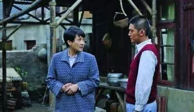 老公去世25年,女兒帶男友回家,男孩指著遺照喊爸爸,全家蒙了