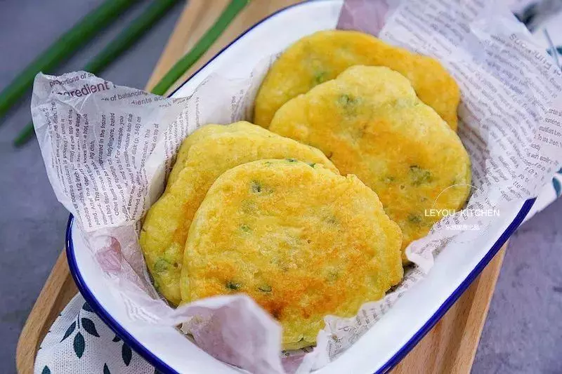豆腐的花樣吃法,用10分鐘,做一鍋豐盛的早餐餅