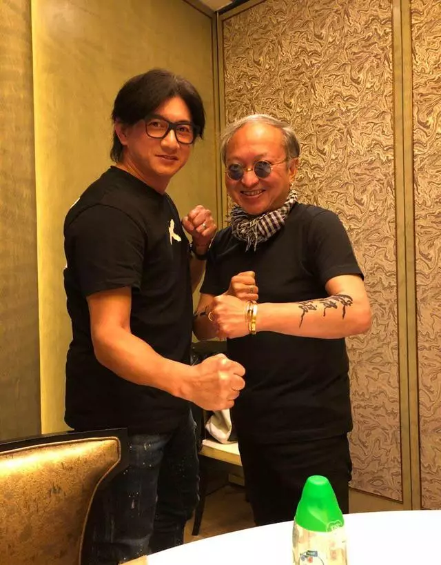 吳奇隆近照曝光胖到不敢認,網友:這還是四爺嗎?