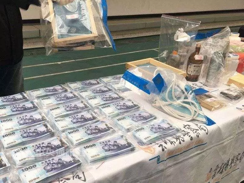 全台灣「35萬假鈔流入」嫌犯慘被逮捕!警方呼籲「這樣辨別假鈔」千萬不要上當!