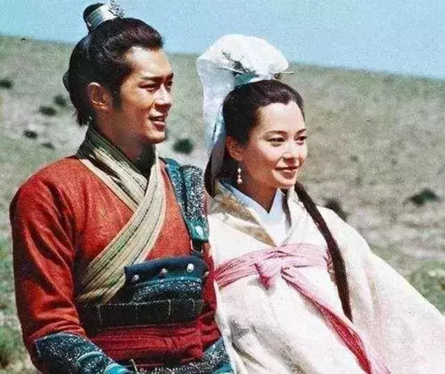 1999年兩位港姐郭羨妮和胡杏兒的故事:兩個女孩,一個靚一個不靚
