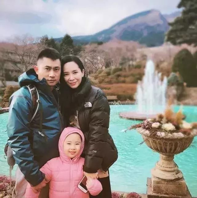 1999年兩位港姐郭羨妮和胡杏兒的故事:兩個女孩,一個靚一個不靚