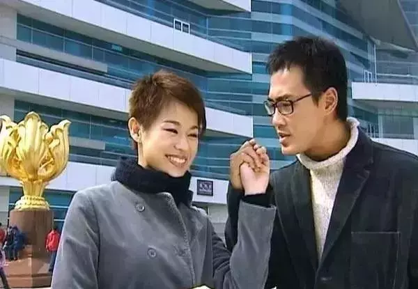 1999年兩位港姐郭羨妮和胡杏兒的故事:兩個女孩,一個靚一個不靚