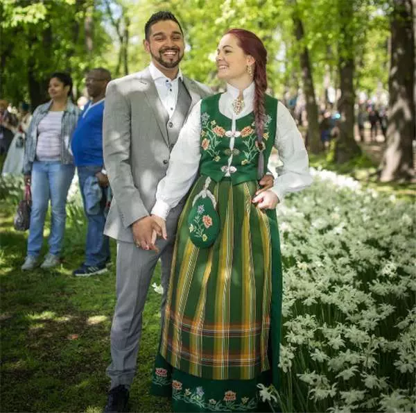 19個世界各地傳統的結婚服飾,忽然覺得自己結婚穿白紗簡直遜斃了!