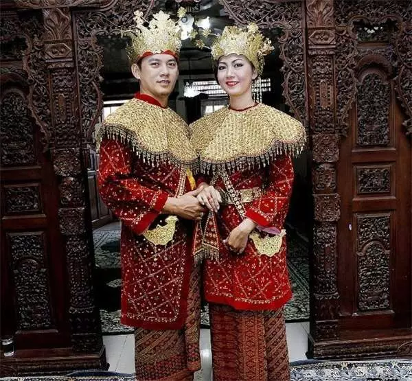 19個世界各地傳統的結婚服飾,忽然覺得自己結婚穿白紗簡直遜斃了!