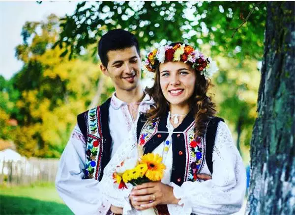19個世界各地傳統的結婚服飾,忽然覺得自己結婚穿白紗簡直遜斃了!